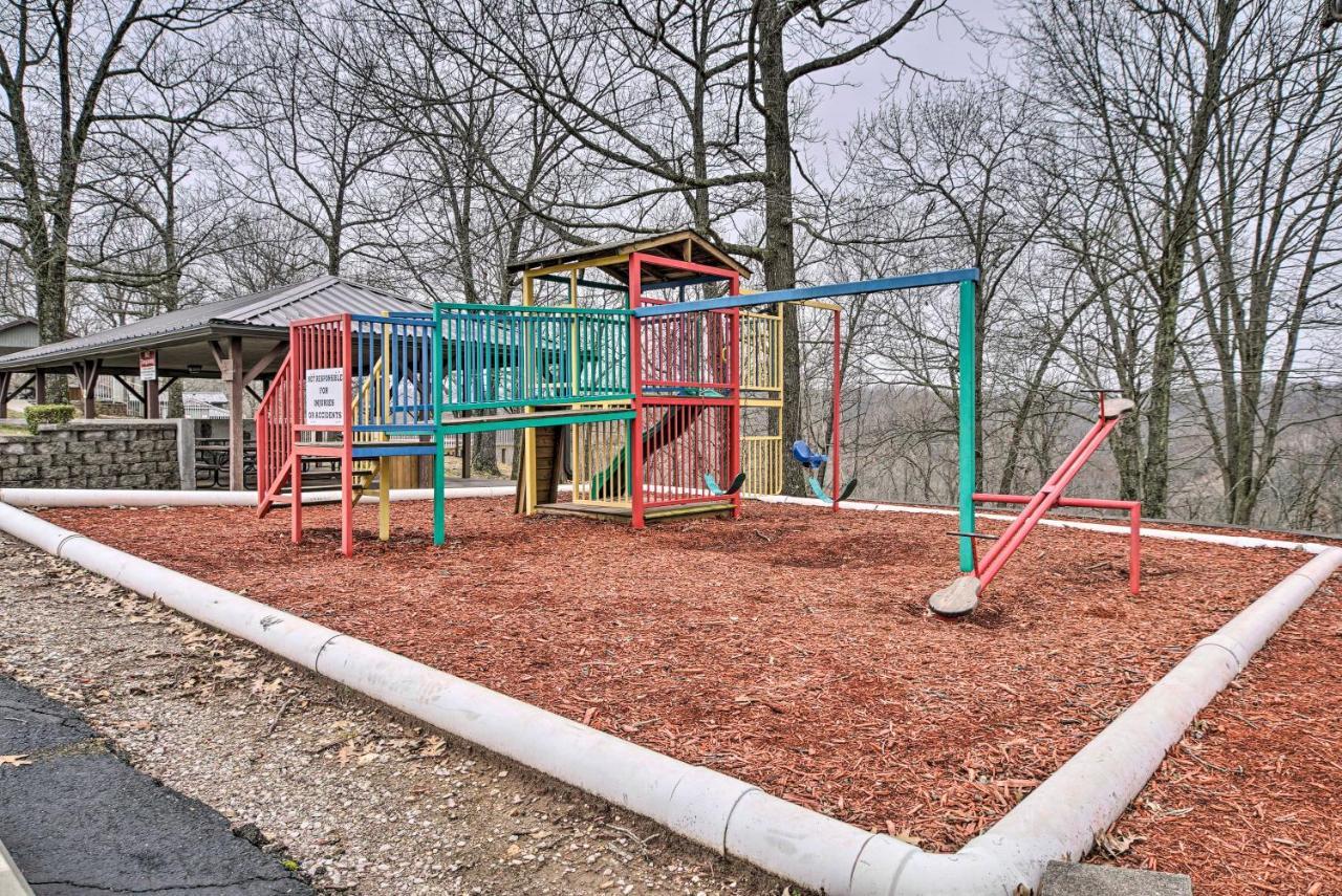 Reed Springs Condo With Furnished Deck And Pool Access Reeds Spring エクステリア 写真